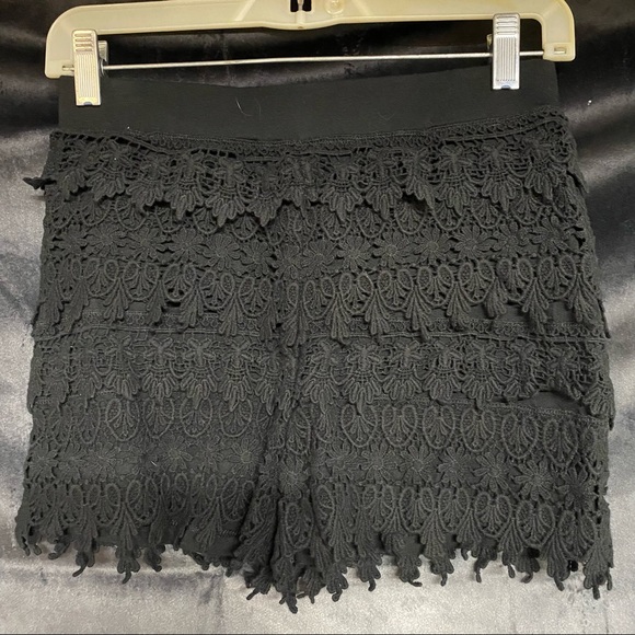 Express XS Lace Shorts - Picture 1 of 2